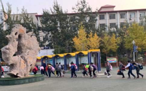 如何通过力量训练改善篮球运动员的速度和敏捷性?_0